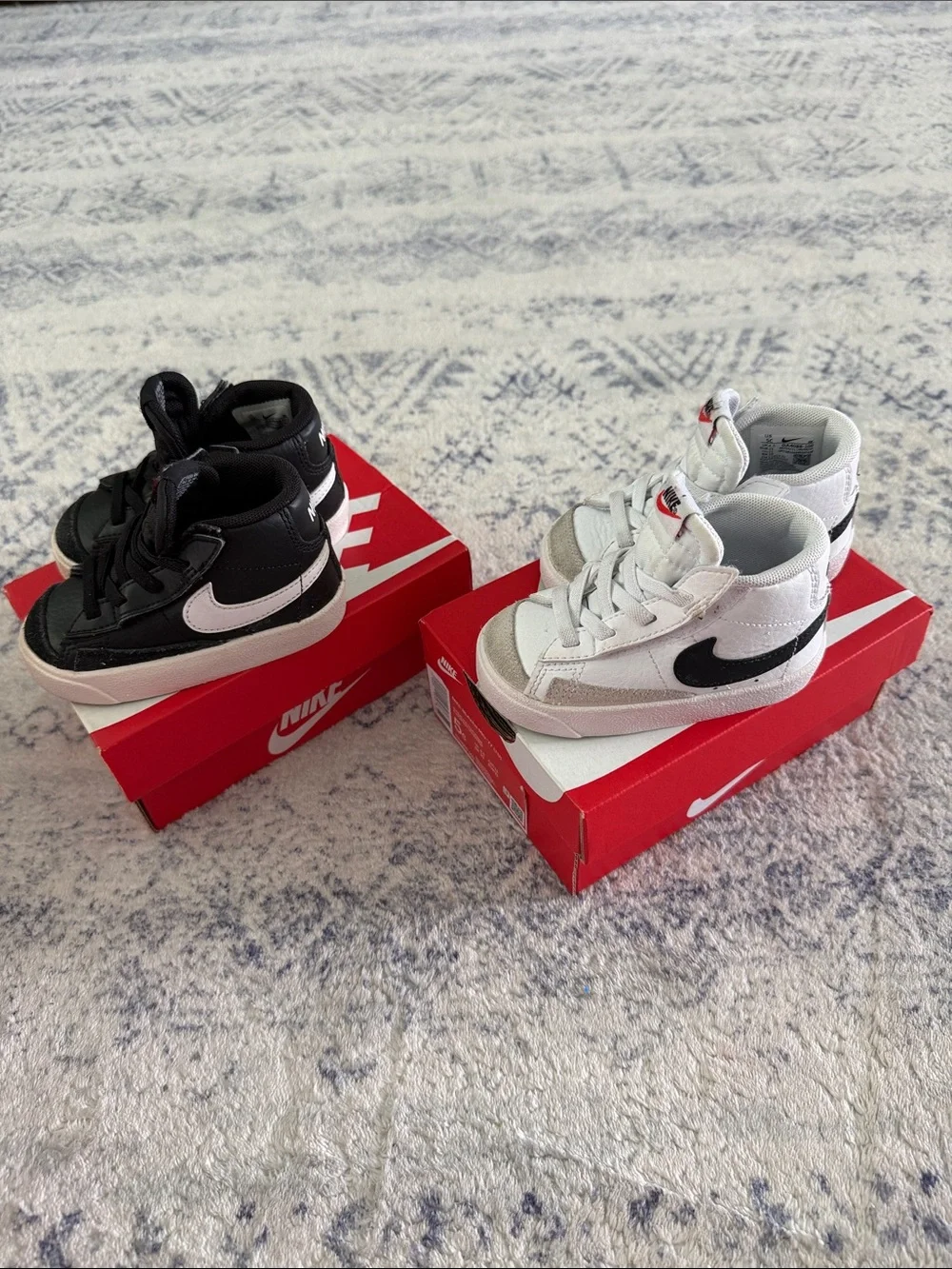 Nike Kids Mid-Top Sneakers in Black & White